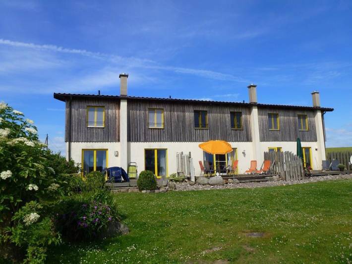 Ferienwohnung für 4 Personen, mit Balkon und Garten sowie Seeblick in Wolgast