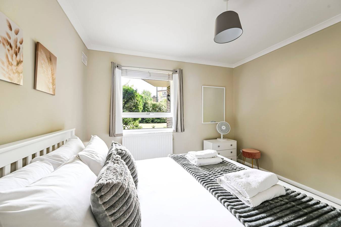 Entire apartment, Guestready - Comfortable 2bed in Richmond in Richmond upon Thames, London