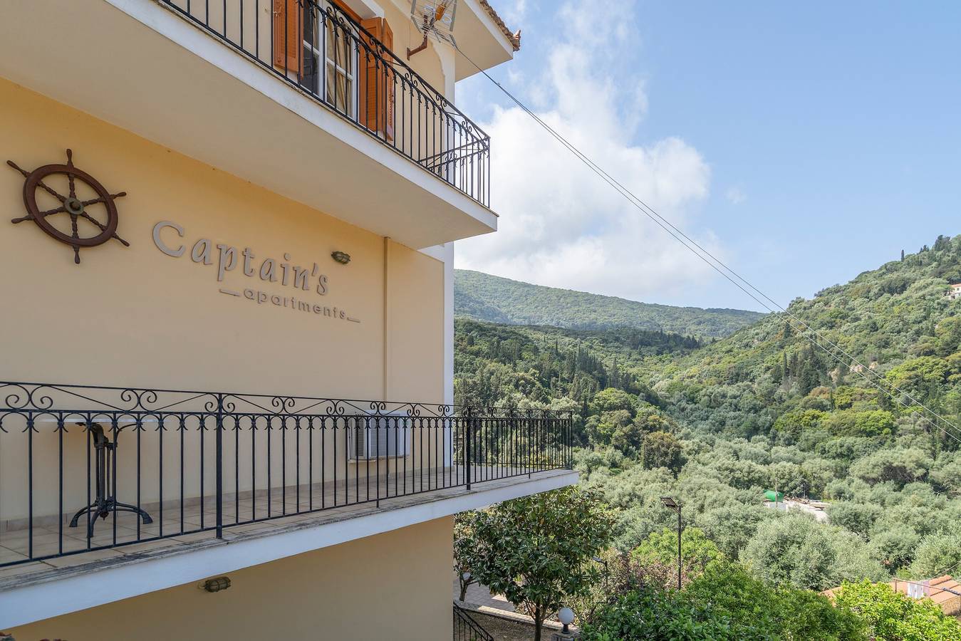 Monolocale intero, Appartamento 'Deluxe Double Studio' con Vista Montagna, Wi-Fi e Aria Condizionata in Itaca