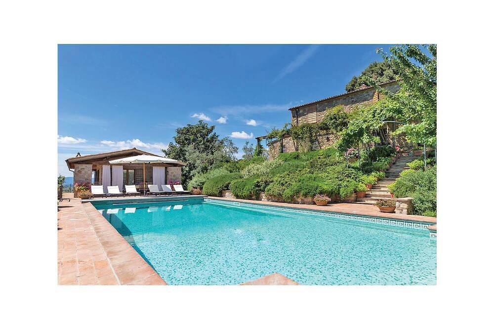 Bella casa a Orvieto Tr con piscina privata, utilizzabile sia all'interno. in Orvieto, Provincia di Terni