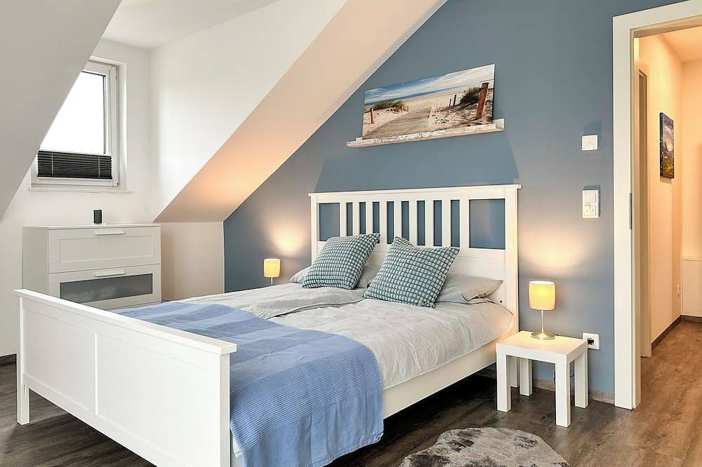 Ganze Wohnung, Neue und schöne Maisonette Wohnung mit Balkon, für Familien top-geeignet in Norderstedt, Kreis Segeberg