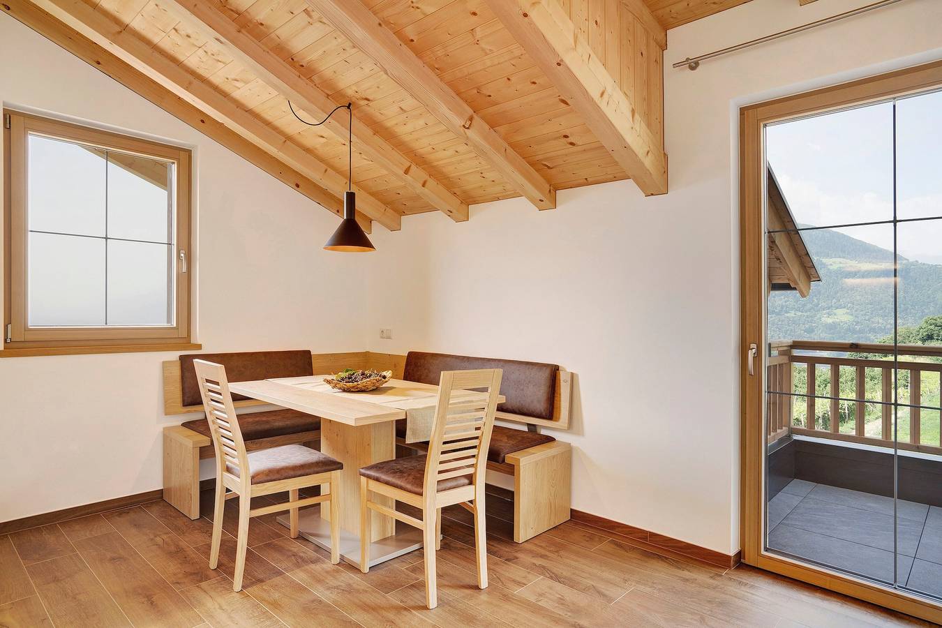 Appartamento intero, Appartamento di vacanza "Weinberg" con vista sulle montagne, Wi-Fi, terrazza, balcone e giardino in Comune di Tirolo, Gruppo Tessa