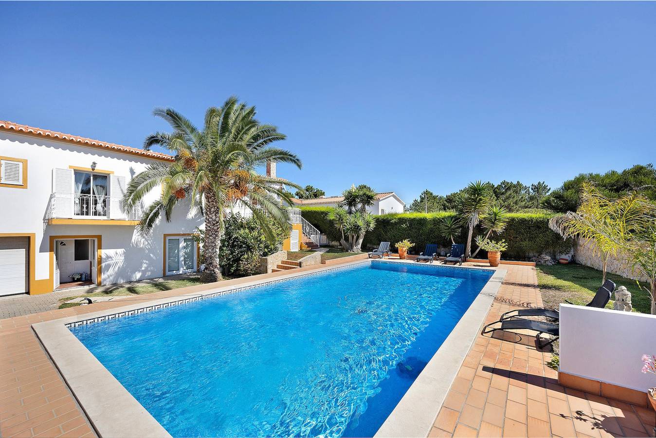 Villa 'Oliveira' with private pool, private garden and Wi-Fi in Arrifana, Aljezur