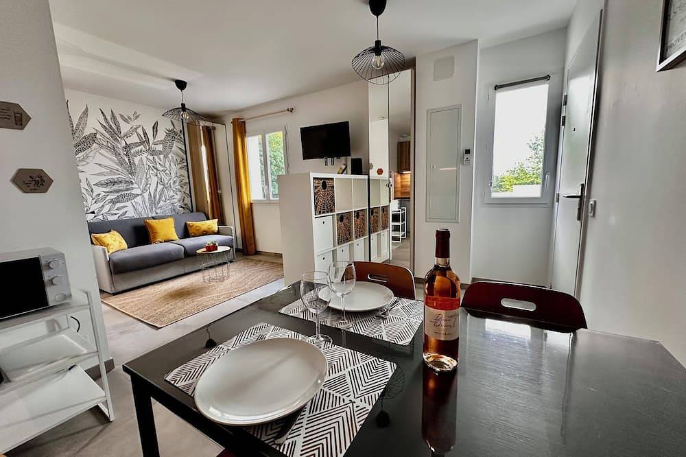 Appartement entier, Le 29 Grimaldi, charmant studio calme, proche Festival de piano, et Luberon in La Roque-d'Anthéron, Région d'Aix-en-Provence