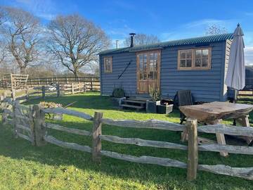 Gîte pour 2 personnes, avec jardin ainsi que vue et vue sur le lac à Silverstone