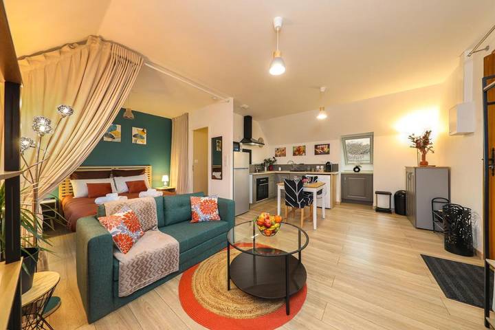 Gîte pour 3 personnes, avec vue et balcon à Jaux