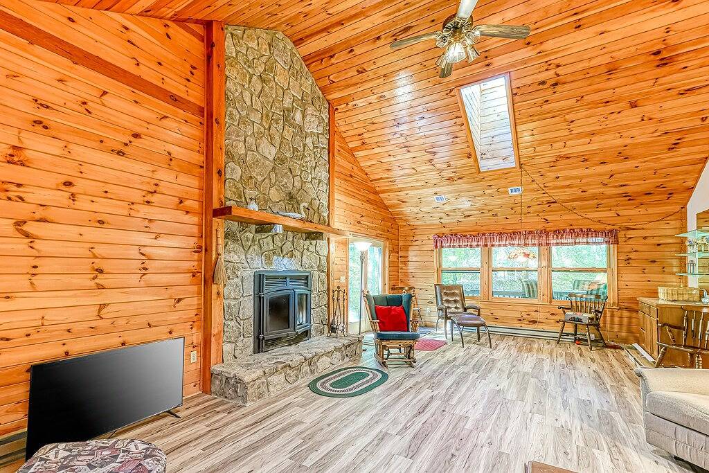 Cottage for 12 Guests in Garrett County, Maryland