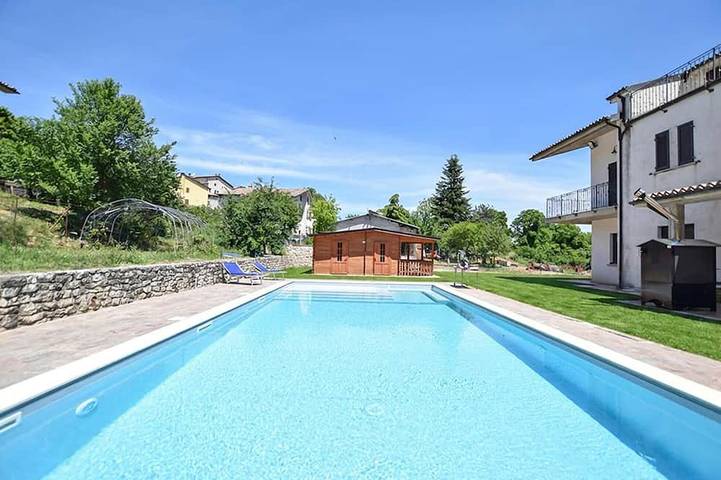Appartamento vacanze per 4 persone, con piscina e giardino, con animali domestici - 1