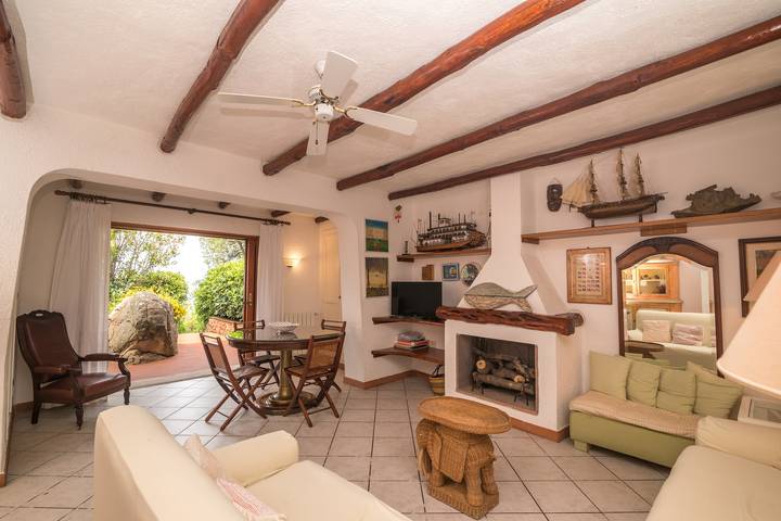 Location de vacances pour 7 personnes, avec vue sur l’océan et terrasse, adapté aux familles à Porto Rotondo - 2