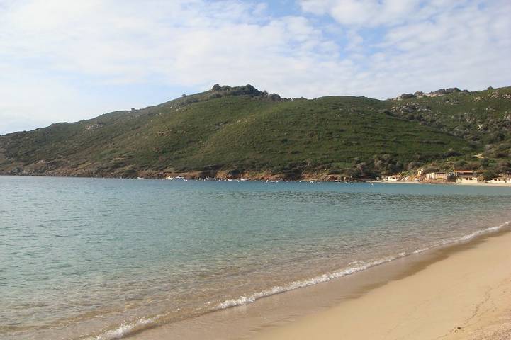 Gîte pour 6 personnes, avec balcon à Appietto