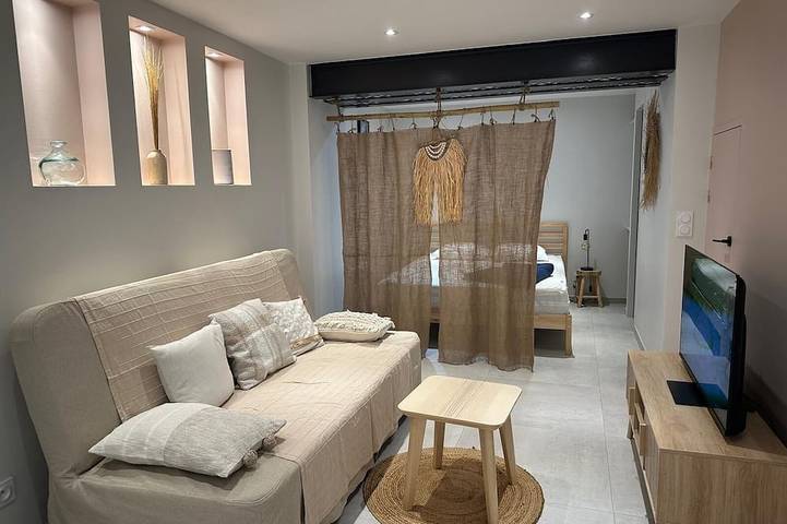 Gîte pour 4 personnes, avec Balcon à Belgentier - 2