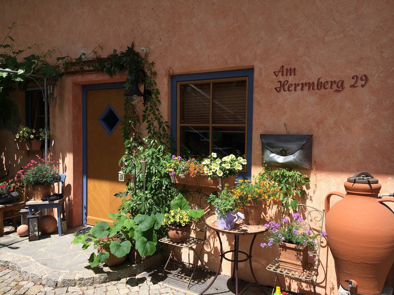 Ganze Ferienwohnung, Ferienwohnung Frühauf - charmante Ferienwohnung mit Terrasse und Garten-top renoviert, mit sep. Schlafzimmer, 60 qm in Prien, Prien am Chiemsee