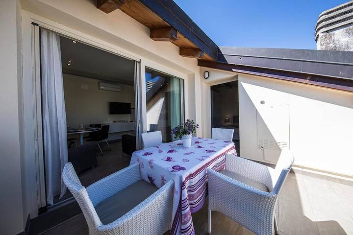 Gîte pour 2 personnes, avec vue ainsi que vue sur le lac et balcon à Sirmione - 3