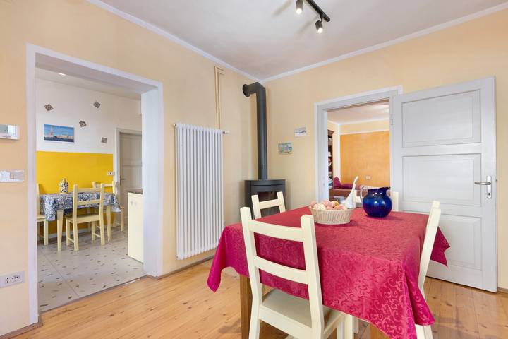 Hel lejlighed, Apartment 'Casa Avisio' with Private Garden, Wi-Fi and Ski Slopes Nearby in Castello-Molina di Fiemme, Fleimstaler Alpen
