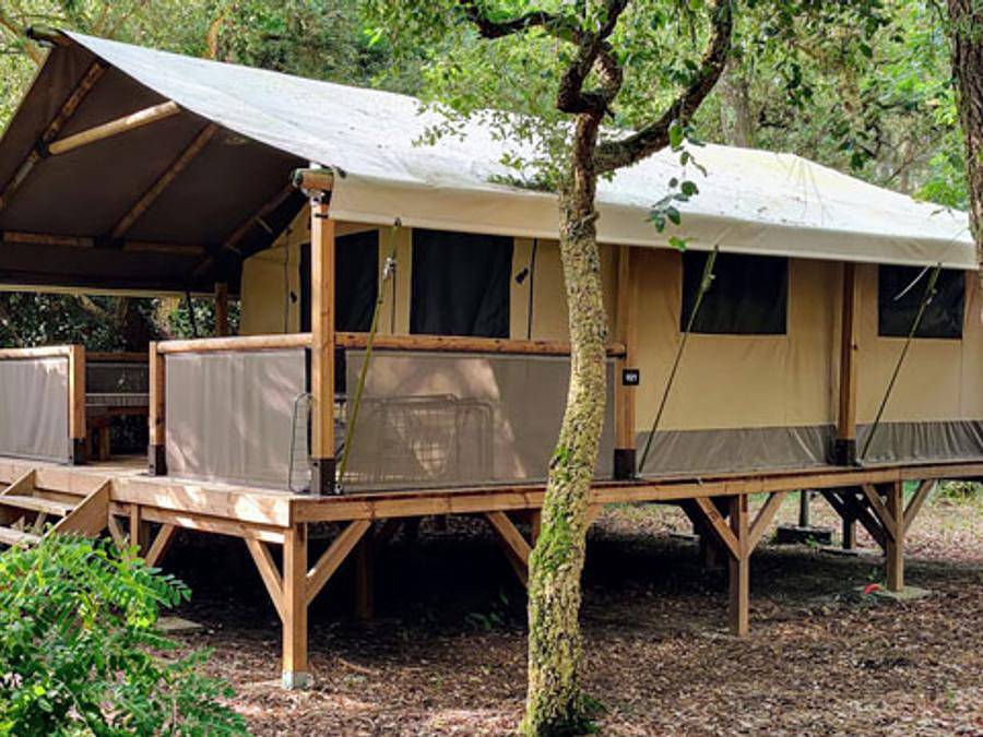 Camping Kabana Village - Tente en toile et en bois 5 personnes - Kabane Lodge 34 m² in Saint-Hilaire-de-Riez, Vendée