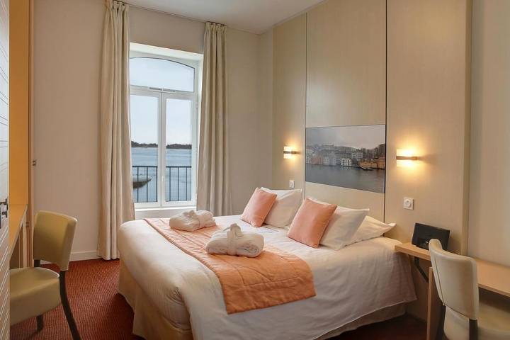 Hôtel pour 4 personnes, avec sauna et piscine ainsi que jacuzzi et jardin, animaux acceptés dans L'Arcouest - 4