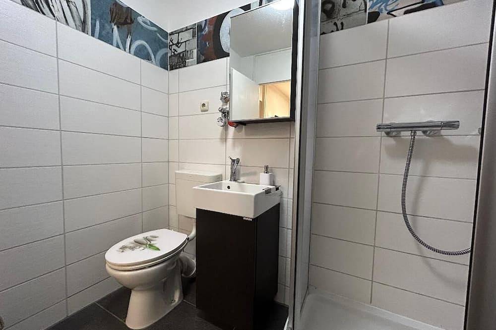 Geheel appartement, Cozy bright apartment centrally located with balcony and parking space in Frankenalb