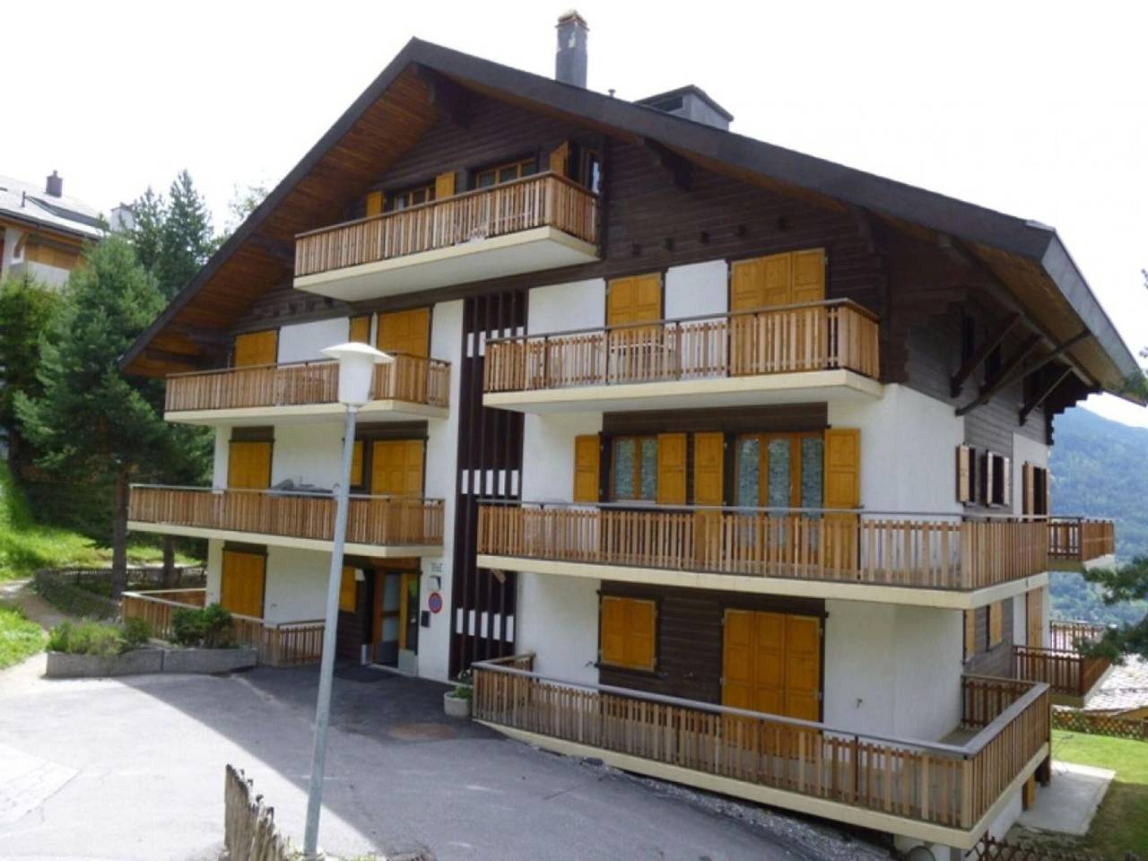 Appartement entier, Apartment with balcony views of  Nendaz in Salins (Sion), Sion