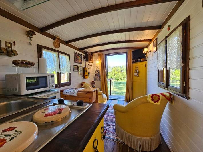Location de vacances pour 2 personnes, avec jacuzzi ainsi que jardin et piscine à Sigalens - 3