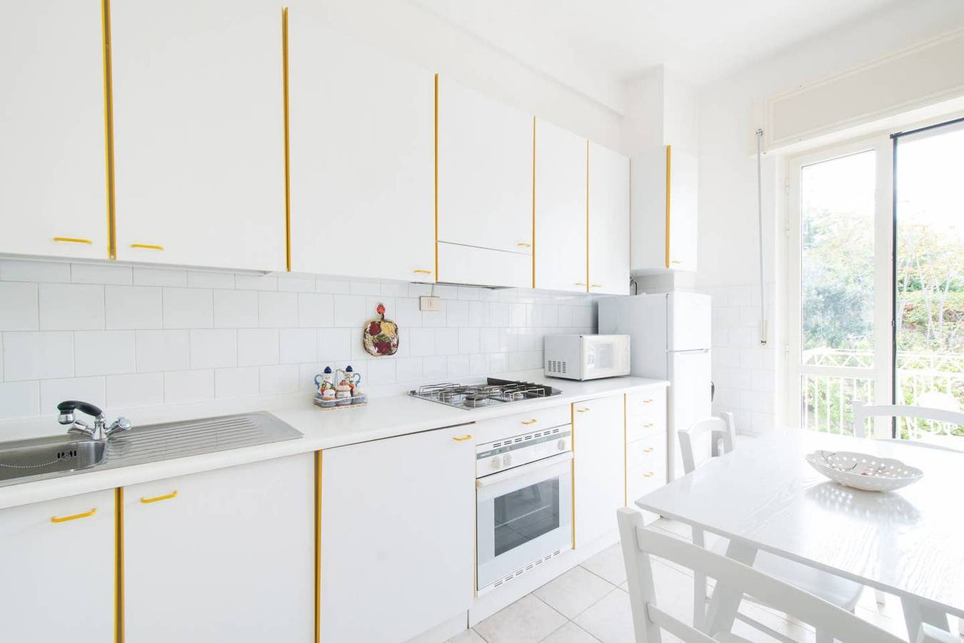 Entire apartment, Charming apartment in Vieste with balcony and garden view in Vieste, Gargano