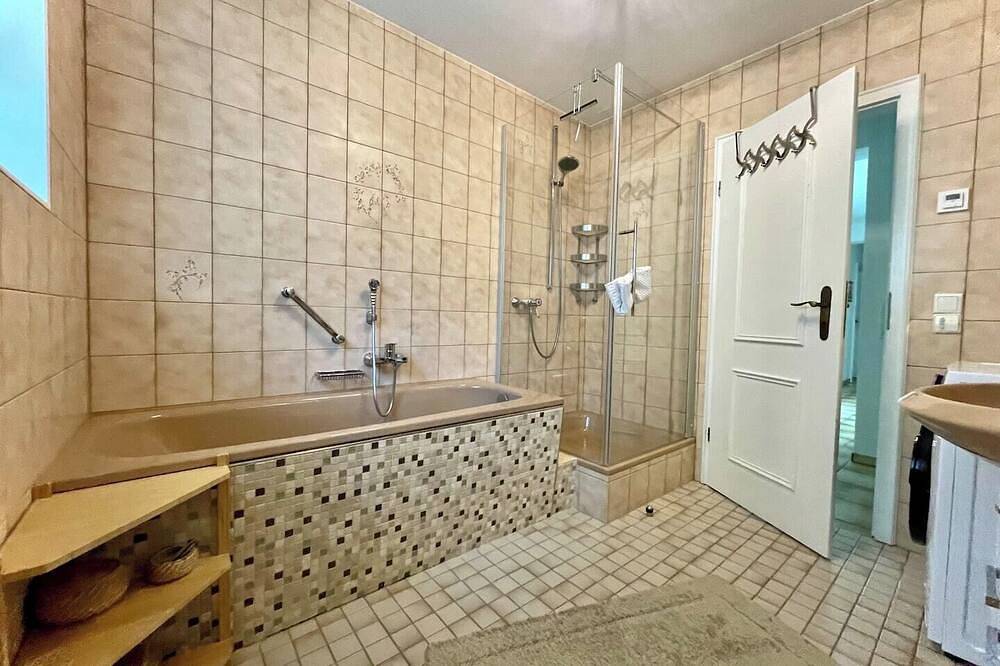 Ganze Wohnung, Moderne ruhig und dennoch zentral gelegene Ferienwohnung im Herzen Nümbrechts in Nümbrecht, Oberbergischer Kreis