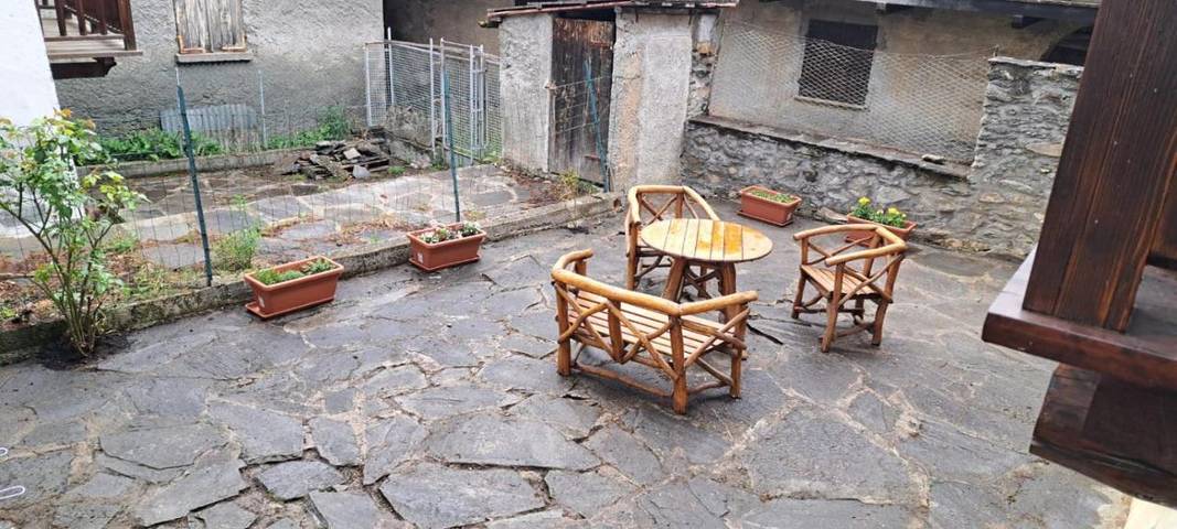 Gîte pour 3 personnes, avec vue ainsi que terrasse et jardin à Pragela - 2