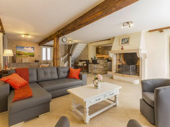 Gîte pour 6 personnes, avec Terrasse ainsi que Jardin et Piscine à Beaune
