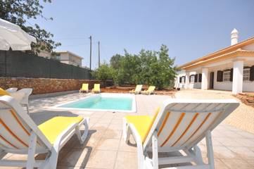 Villa for 6 People in Quarteira, Faro District, Photo 4