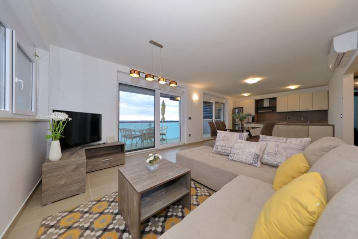 Ferienwohnung für 5 Personen, mit Terrasse in Petrcane - 3