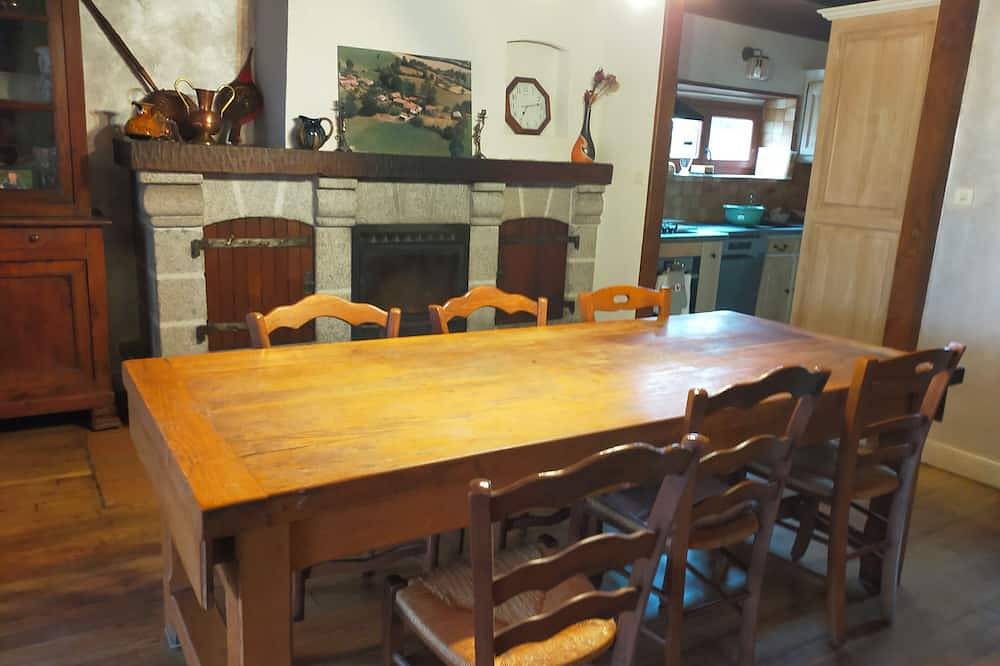 Country home in Maurs, Región de Aurillac