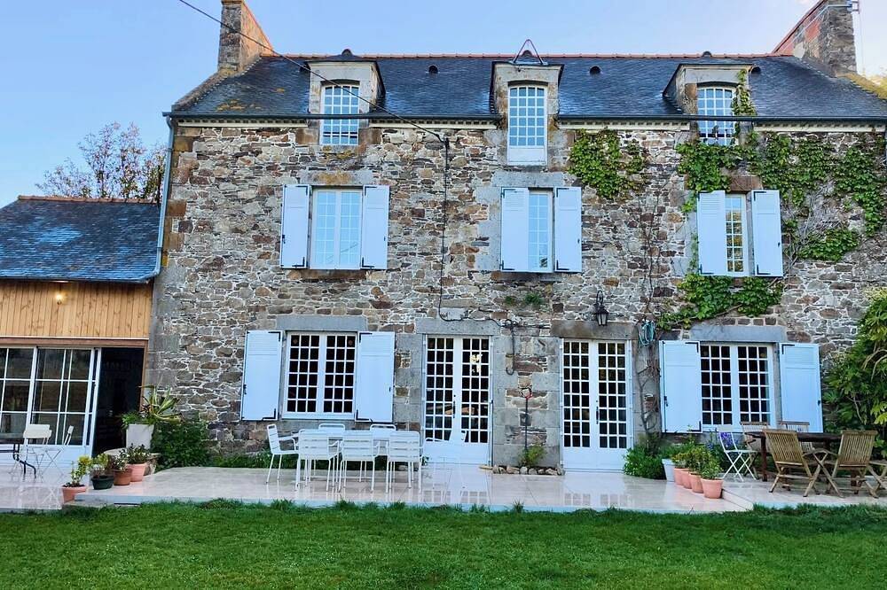 Encantadora casa de campo en un gran jardín. in Mont-Dol, Región de Saint-Malo
