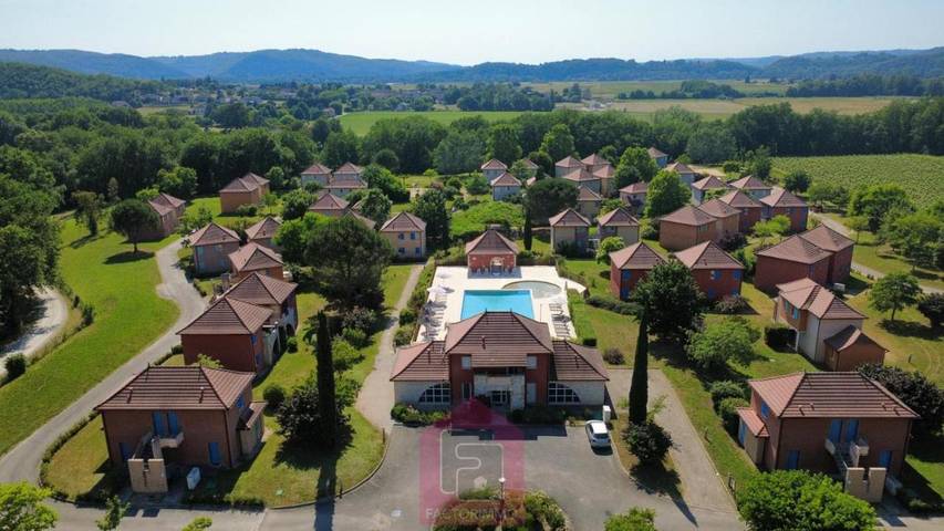 Appartement de vacances pour 3 personnes, avec piscine et jardin, animaux acceptés