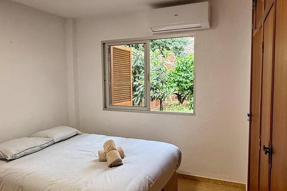 Naro's shelter in Chella, Valencia Provinz