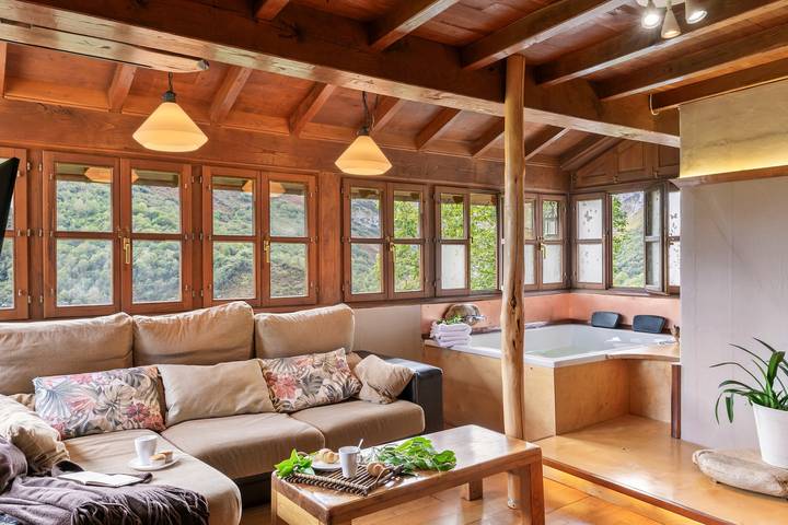 Chalet para 2 personas, con Jacuzzi y Jardín en Comarca de Oriente - 2