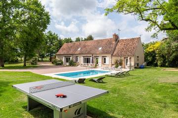 Maison De Vacances pour 26 Personnes dans Courtemaux, Région de Montargis, Photo 1