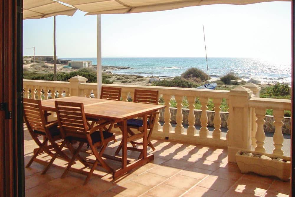 Acogedora casa en Ses Covetes con Wifi in Es Trenc, Campos
