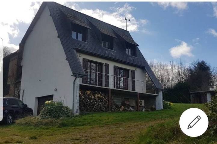Gîte pour 14 personnes, avec jardin et balcon dans Ticheville
