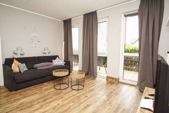 Ferienwohnung für 4 Personen, mit Terrasse und Pool sowie Sauna in Lobbe - 3