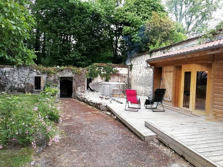 Location de vacances pour 2 personnes, avec terrasse et jardin ainsi que jacuzzi et sauna à Montreuil (Pas-de-Calais) - 2