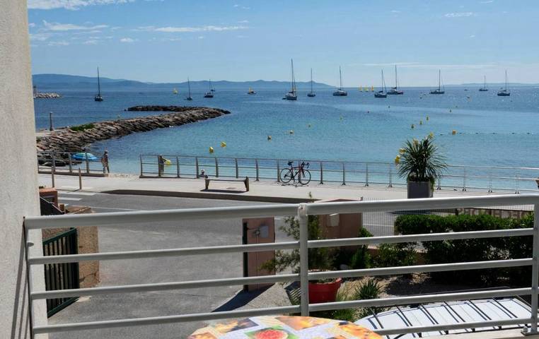 Location de vacances pour 4 personnes, avec jardin, animaux acceptés dans Plage Des Pesquiers Hyeres - 2