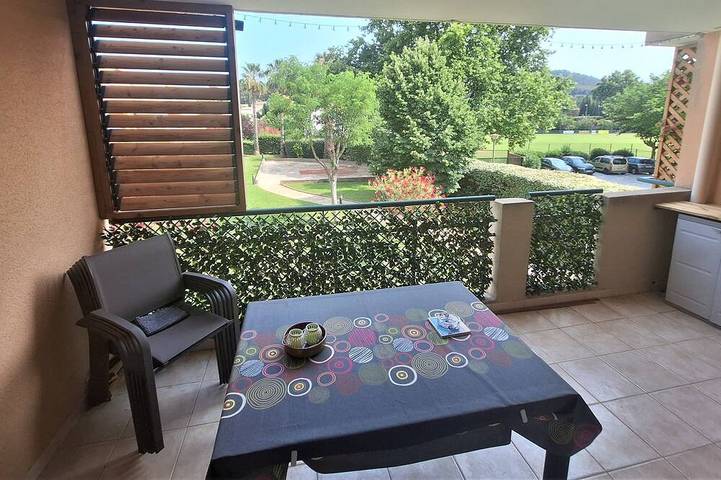 Apartamento entero, Trois Pièces , Terrasse, 15' à Pied de la mer in Saint-Cyr-sur-Mer, Costa mediterránea (Francia)