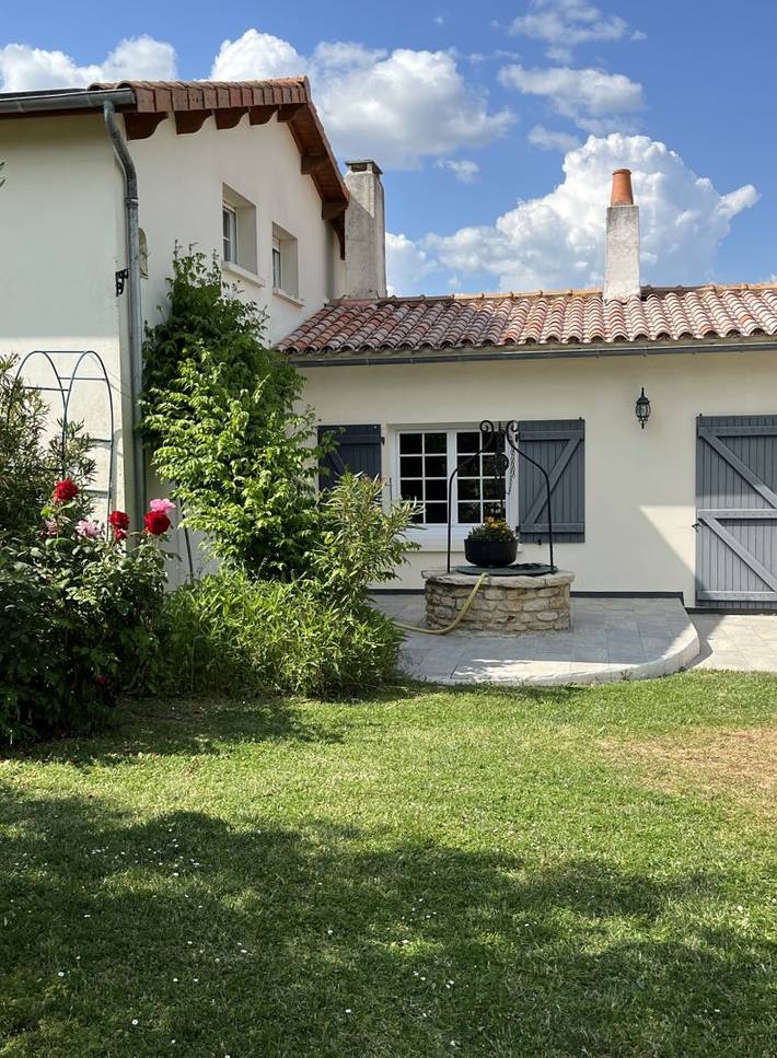 Gîte pour 7 personnes, avec terrasse ainsi que piscine et jardin à Saint-Michel-en-l'Herm - 4