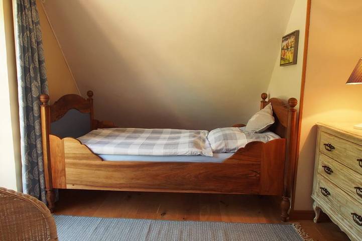 Entire apartment, Historic timbered house with panoramic sea view, 200 m from the lake in Öhningen, Untersee