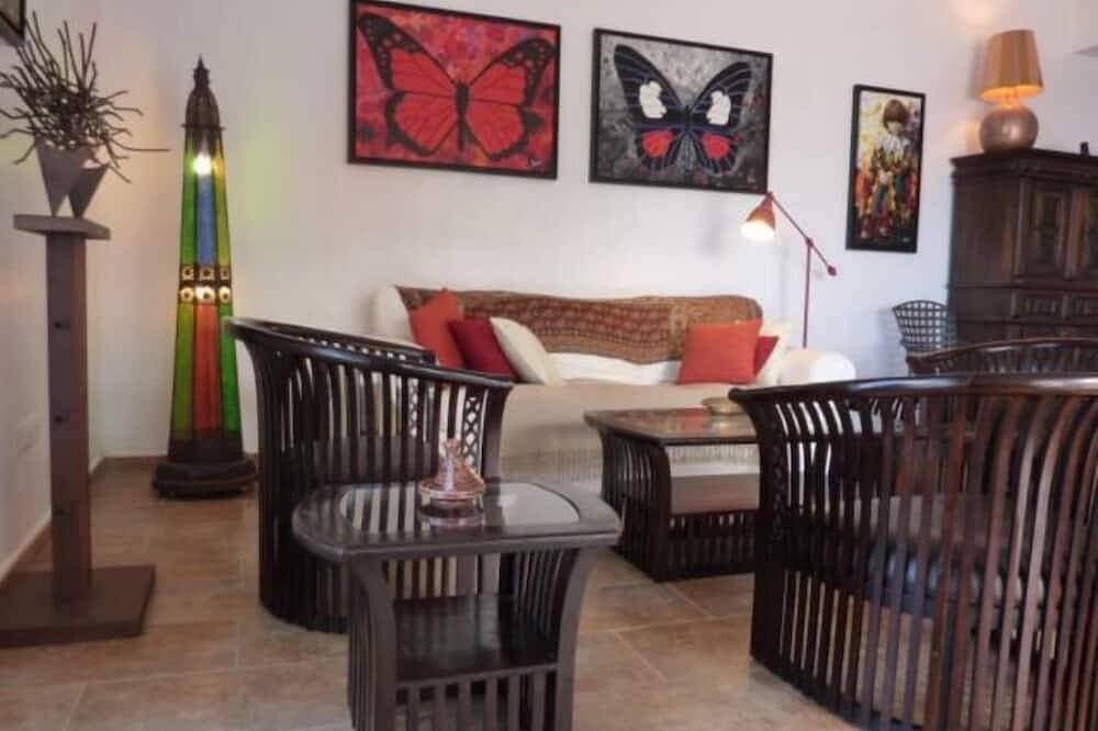 Casa Ruby ; Vista panoramica; 2 Bedrooms  2 Bathrooms, Pool Heated in La Matanza de Acentejo, Tenerife Norte