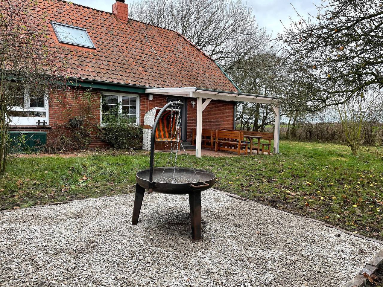 Cosy holiday home in Tossens with fireplace in Butjadingen, Wesermarsch