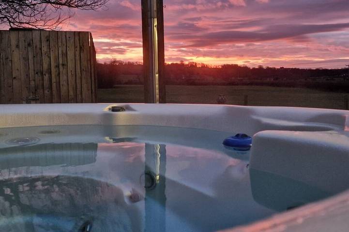 Cottage für 4 Personen, mit Garten und Balkon sowie Whirlpool - 1