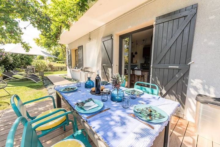 Villa pour 6 personnes, avec sauna et jardin sur le Lac d'Annecy