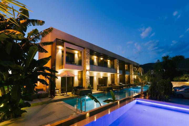 Appartement de vacances pour 2 personnes, avec Terrasse et Jardin ainsi que Piscine et Vue