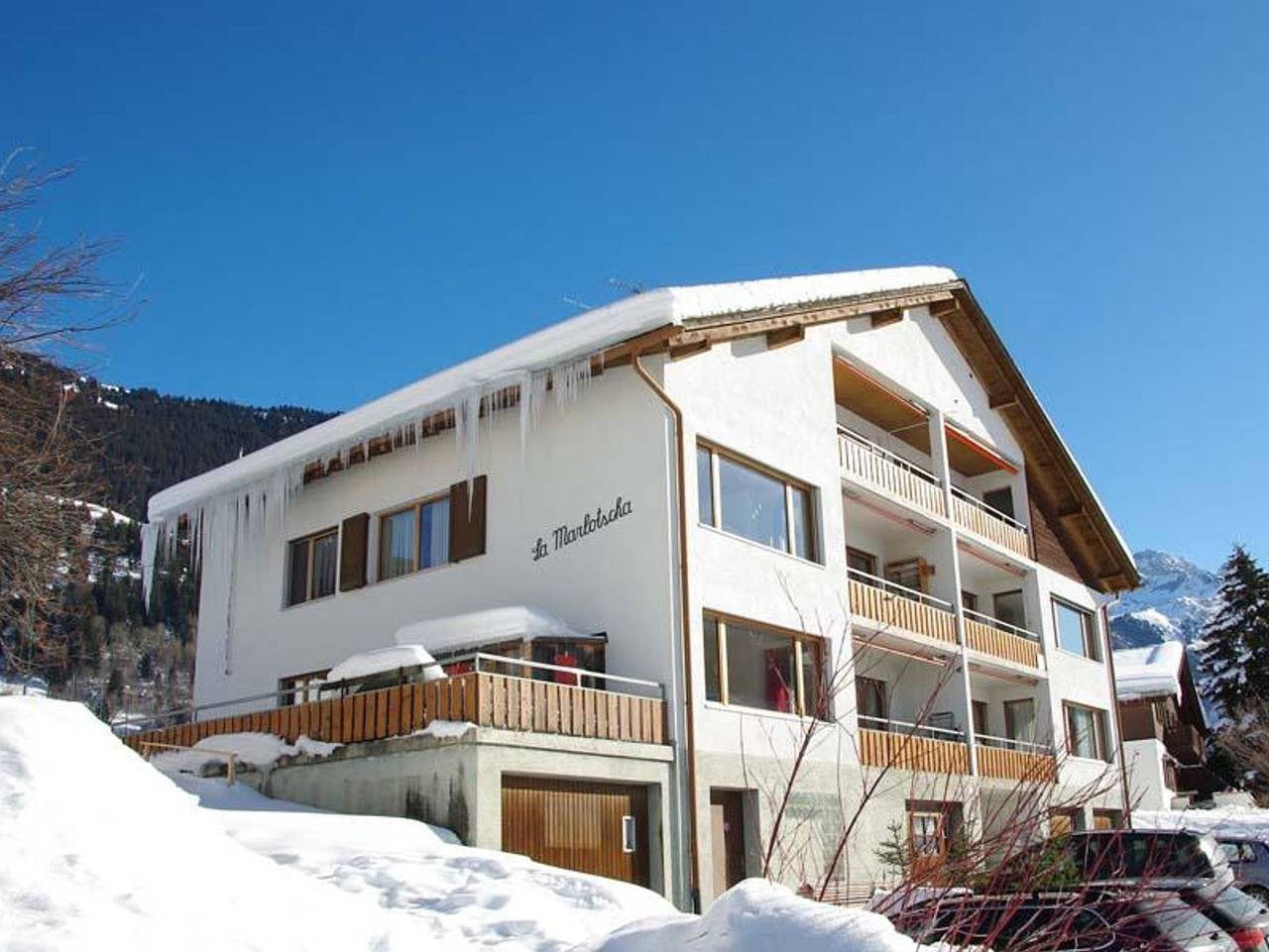 Ganze Ferienwohnung, Tgesa Marlotscha - 4.5 Zimmerwohnung - 6 Betten in Surses, Albula