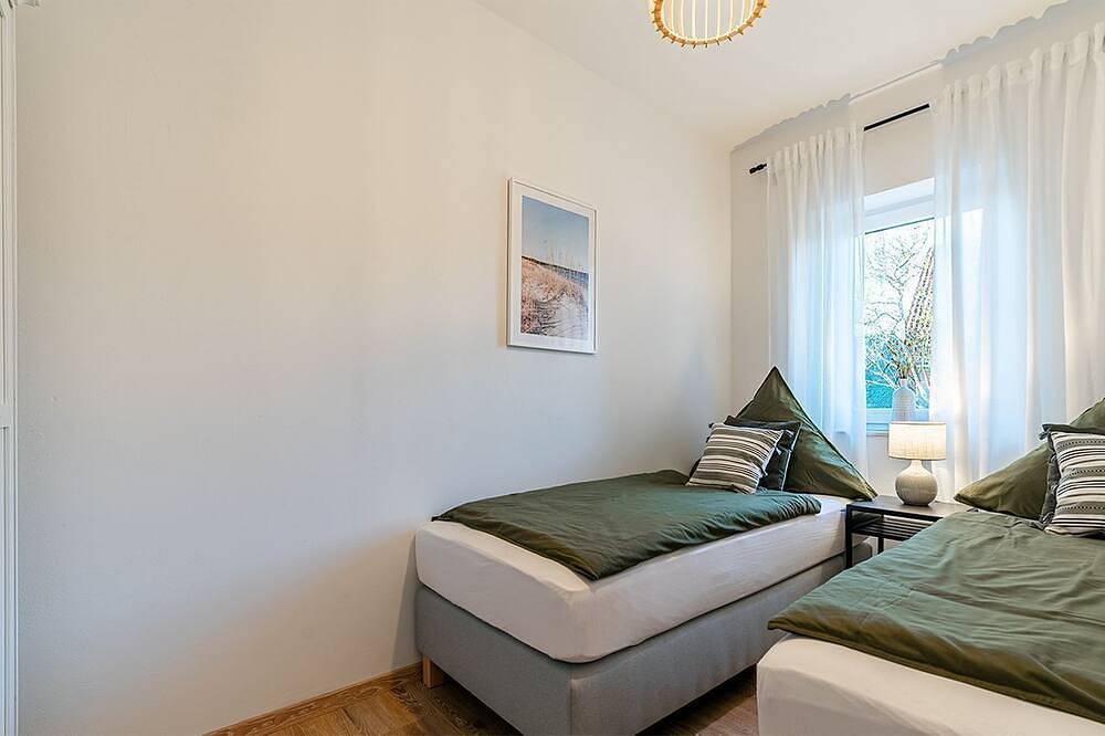 Ganze Wohnung, Watthuus - Ferienwohnung \"Watthuus\" mit Garten, Wlan und 90 m² für bis zu 6 in Eilsum, Krummhörn